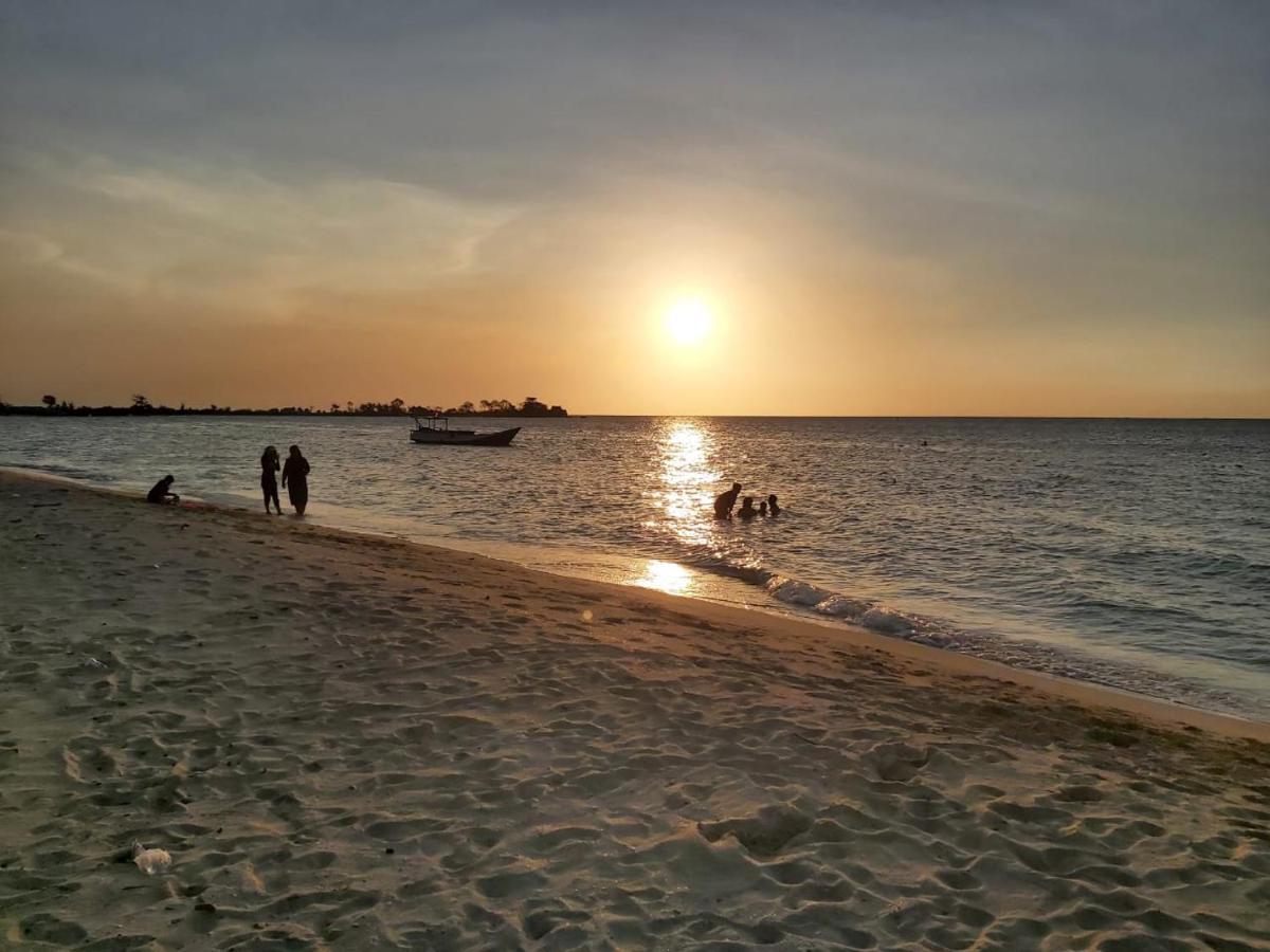 Omah Laut Bondo Jepara - By The Beach, Direct View Of The Sea, Great Base For Water Sports Margokerto エクステリア 写真