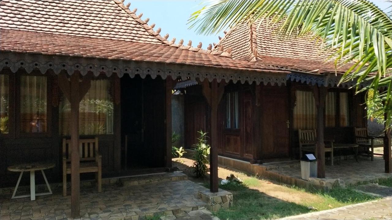 Omah Laut Bondo Jepara - By The Beach, Direct View Of The Sea, Great Base For Water Sports Margokerto エクステリア 写真