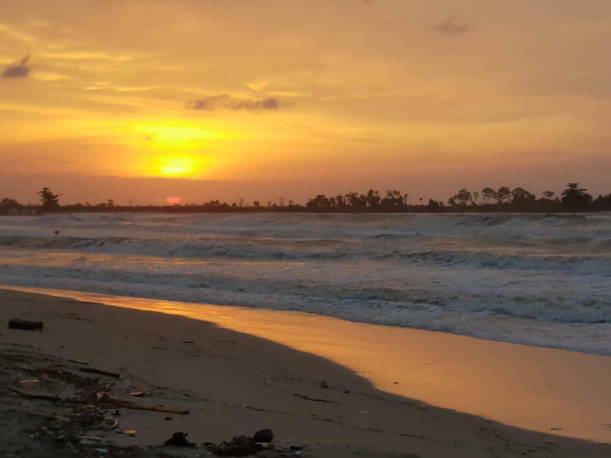 Omah Laut Bondo Jepara - By The Beach, Direct View Of The Sea, Great Base For Water Sports Margokerto エクステリア 写真